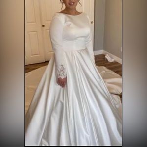 Gorgeous wedding dress